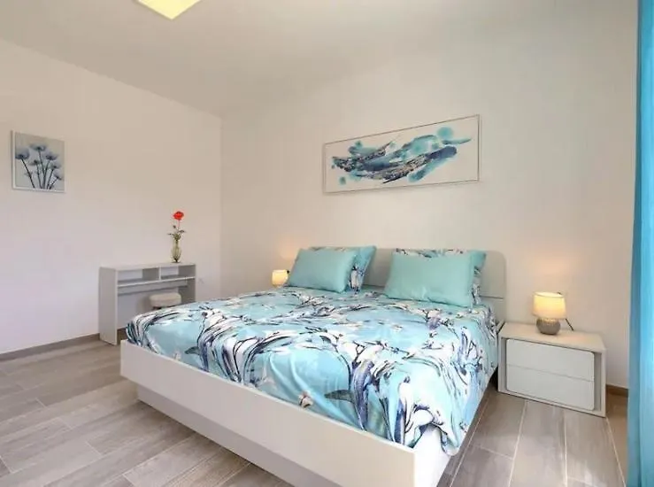 Villa Edi-Heated Pool & E-Bike Шишан 0*,  Хорватия