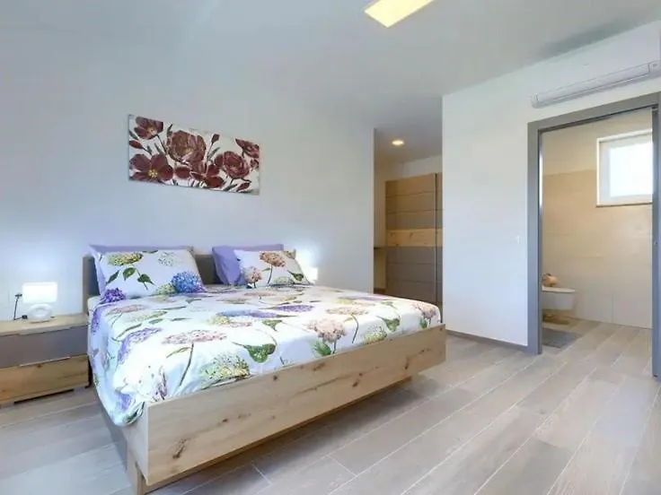 Villa Edi-Heated Pool & E-Bike Шишан Хорватия
